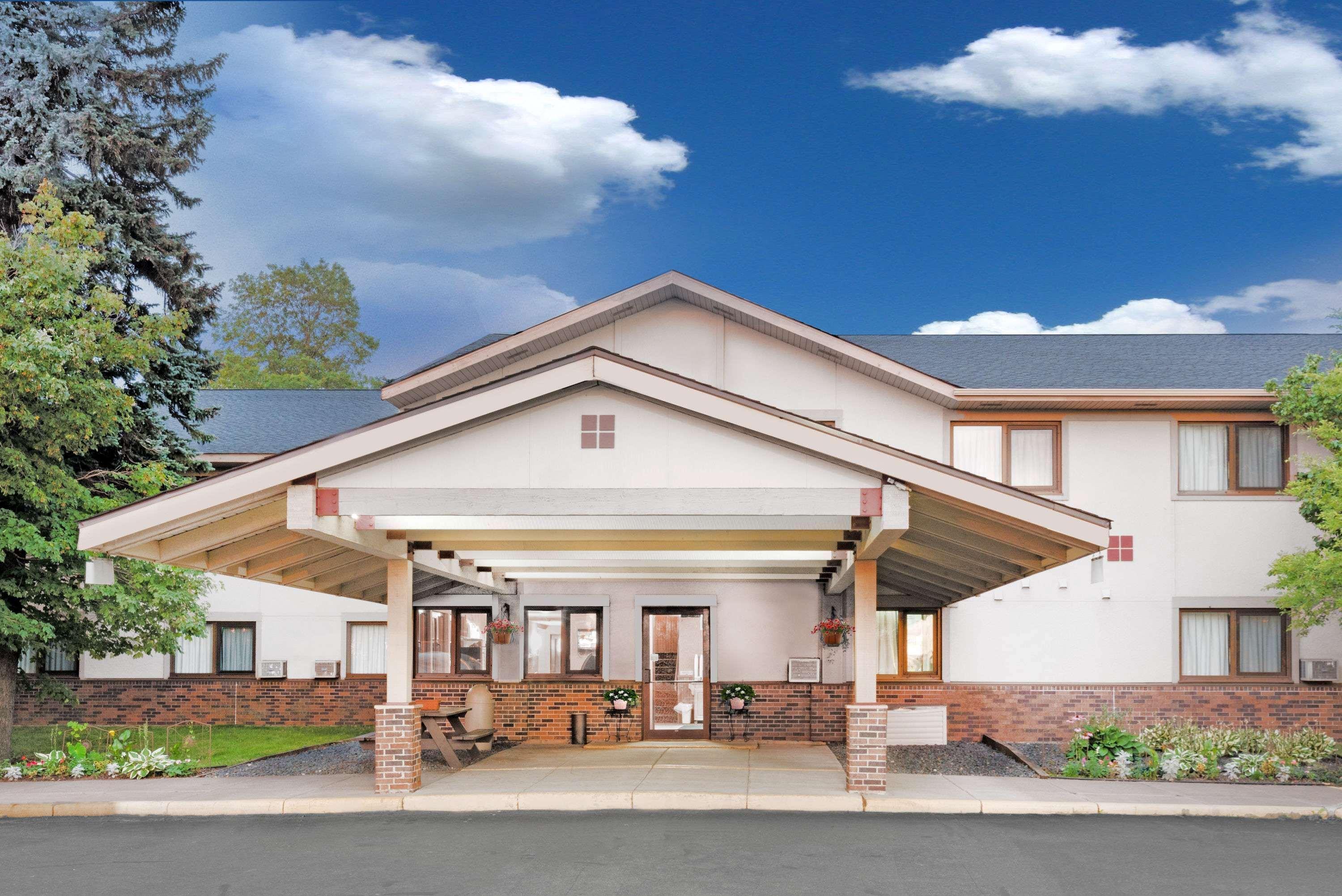 Super 8 By Wyndham Duluth Exterior foto